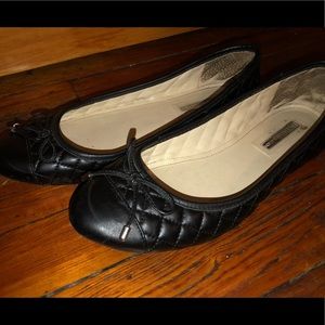 🥿 BCBG quilted bow ballet flats